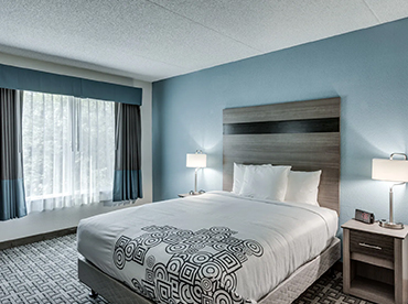 1 King Bed, Suite, Non-Smoking