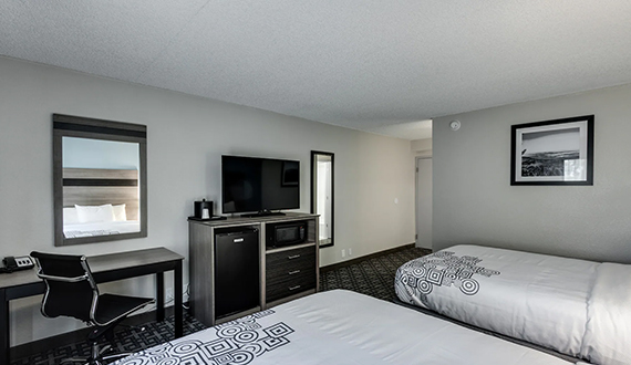 3 Queen Beds, Suite, Non-Smoking